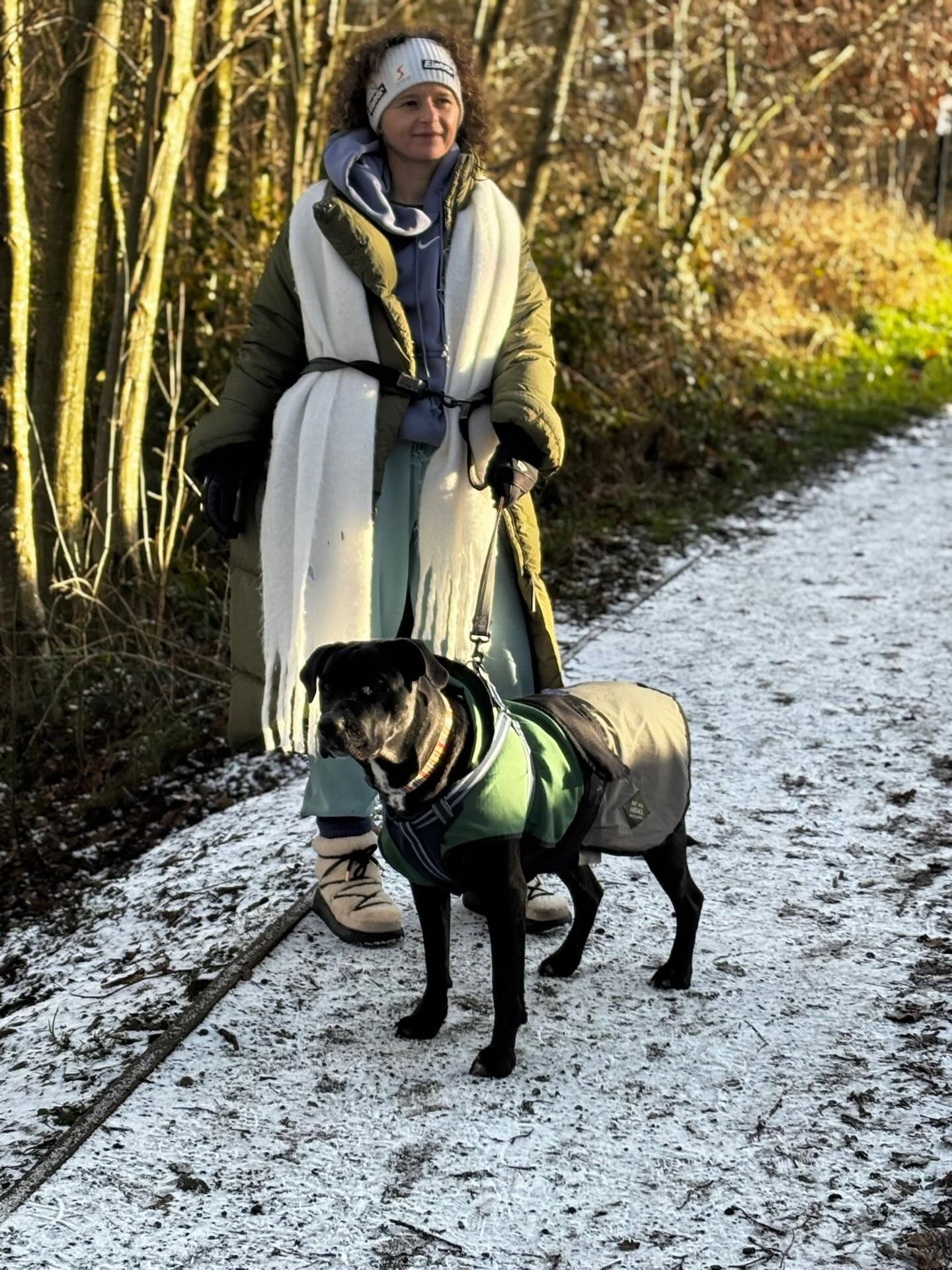 Mindset coach Paulina Peliwo outdoors on a winter walk